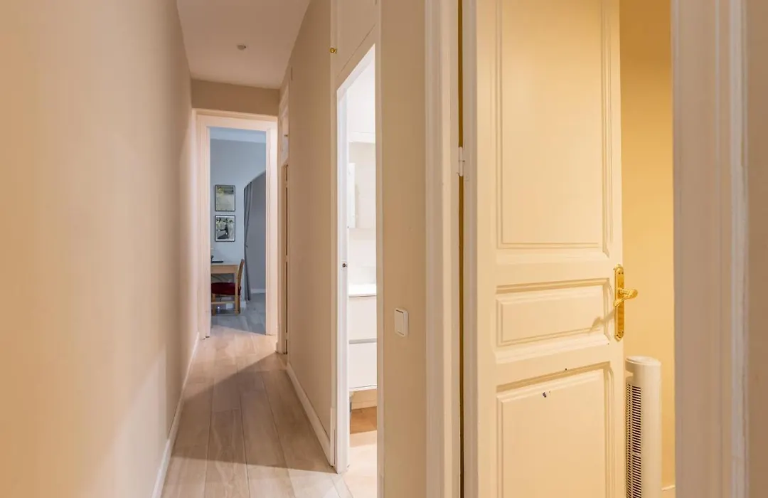 Aparteasy - Family 4-Bedroom Apartment-1